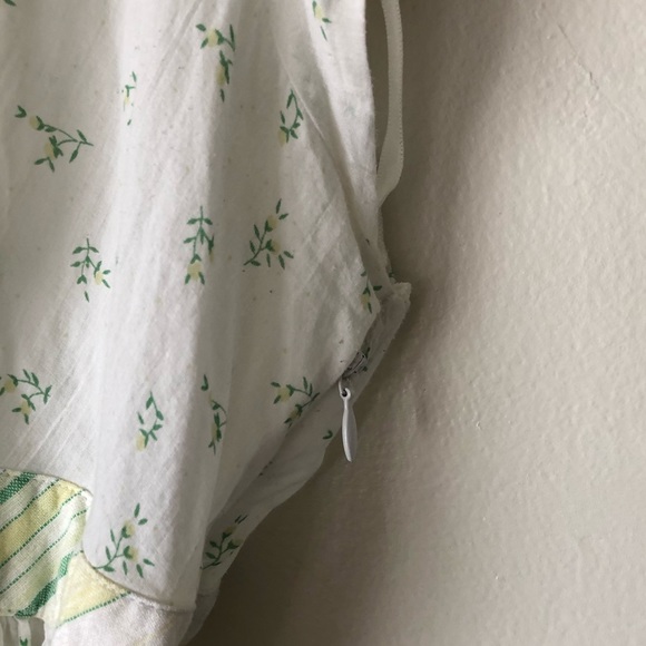 Free People Adorable Boho Floral Short Sleeve Top w/ Deep V-Neck - Picture 4 of 7